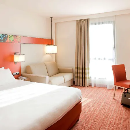 Mercure Cathedrale 4* אמיינס