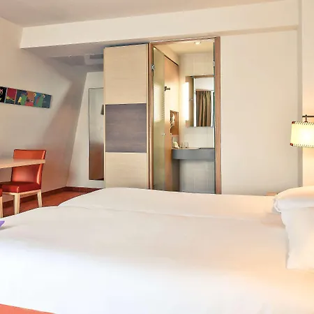 Mercure Cathedrale אמיינס