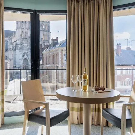 Mercure Cathedrale 4* אמיינס
