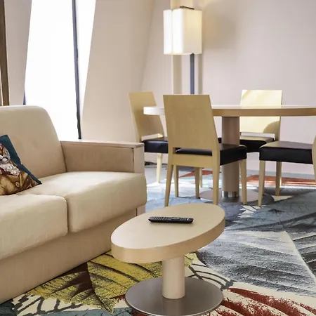 מלון Mercure Cathedrale אמיינס